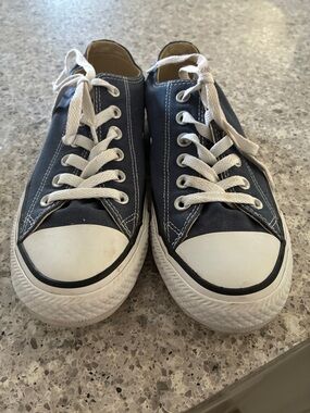 Classic Low-Top Canvas Sneakers in Navy Blue